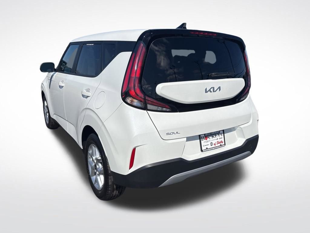 Used 2025 Kia Soul LX image 5