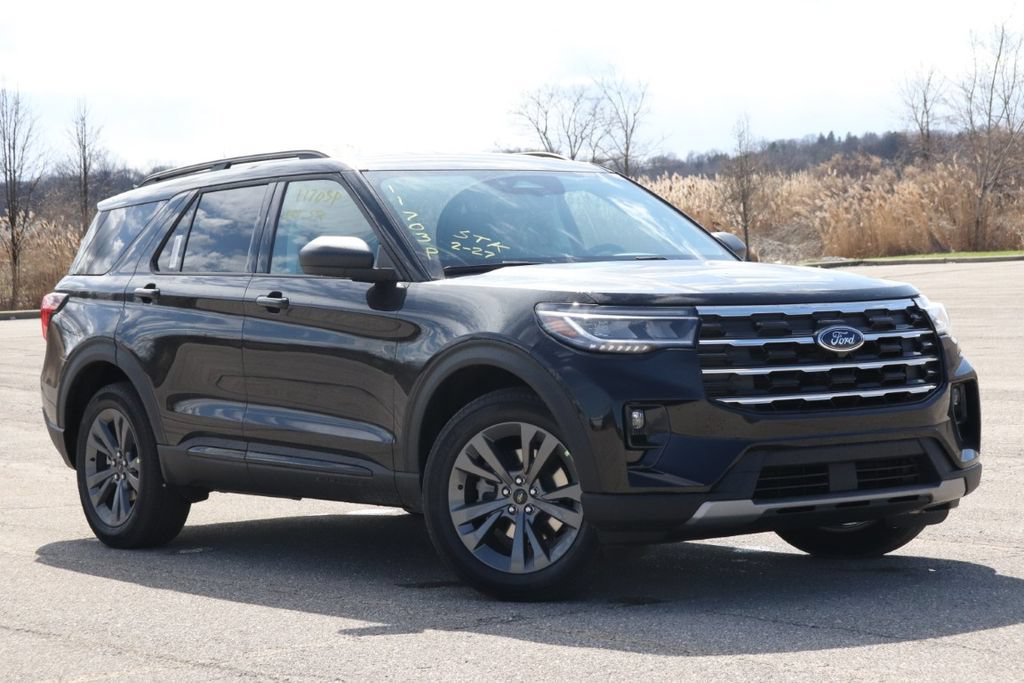 New 2026 Ford Explorer Active w/ Active Comfort Package AWD/4WD image 2