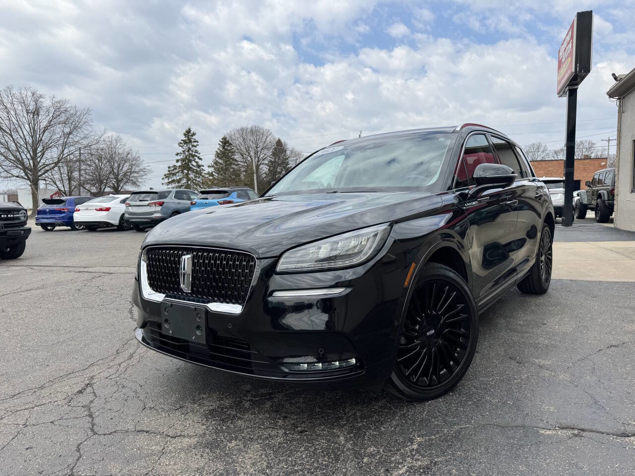 Used 2021 Lincoln Corsair Reserve w/ Equipment Group 201A image 2