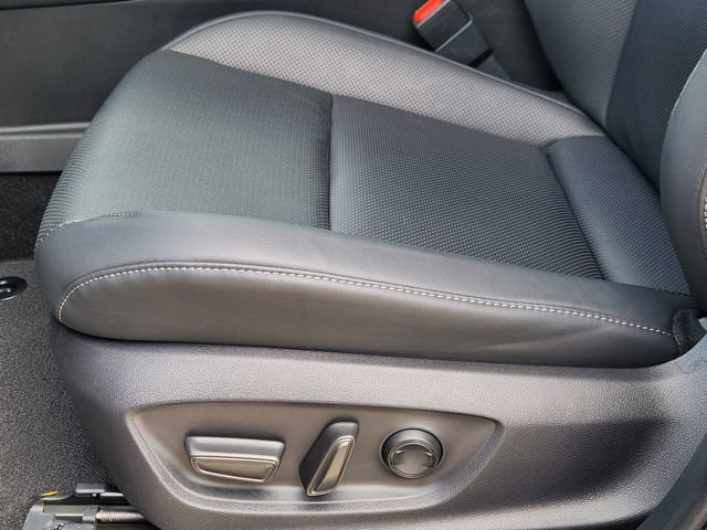 Used 2025 Toyota Crown Platinum AWD/4WD image 21