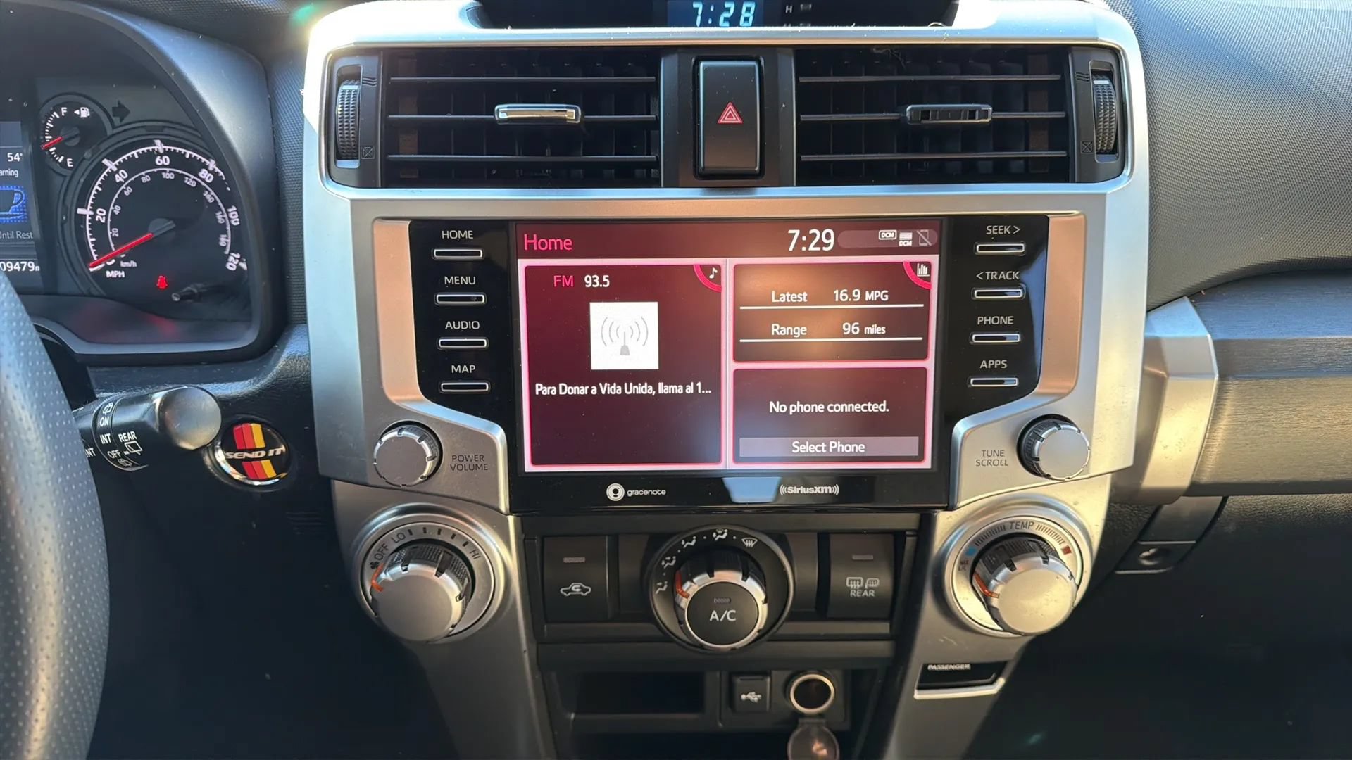 Used 2022 Toyota 4Runner SR5 AWD/4WD image 18
