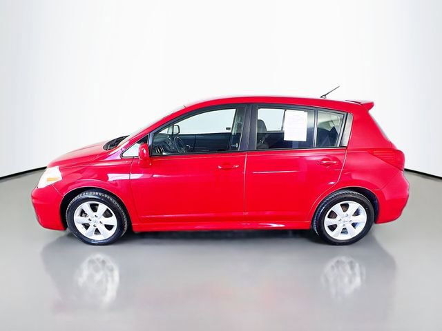 Used 2010 Nissan Versa Hatchback w/ Premium Pkg FWD image 5