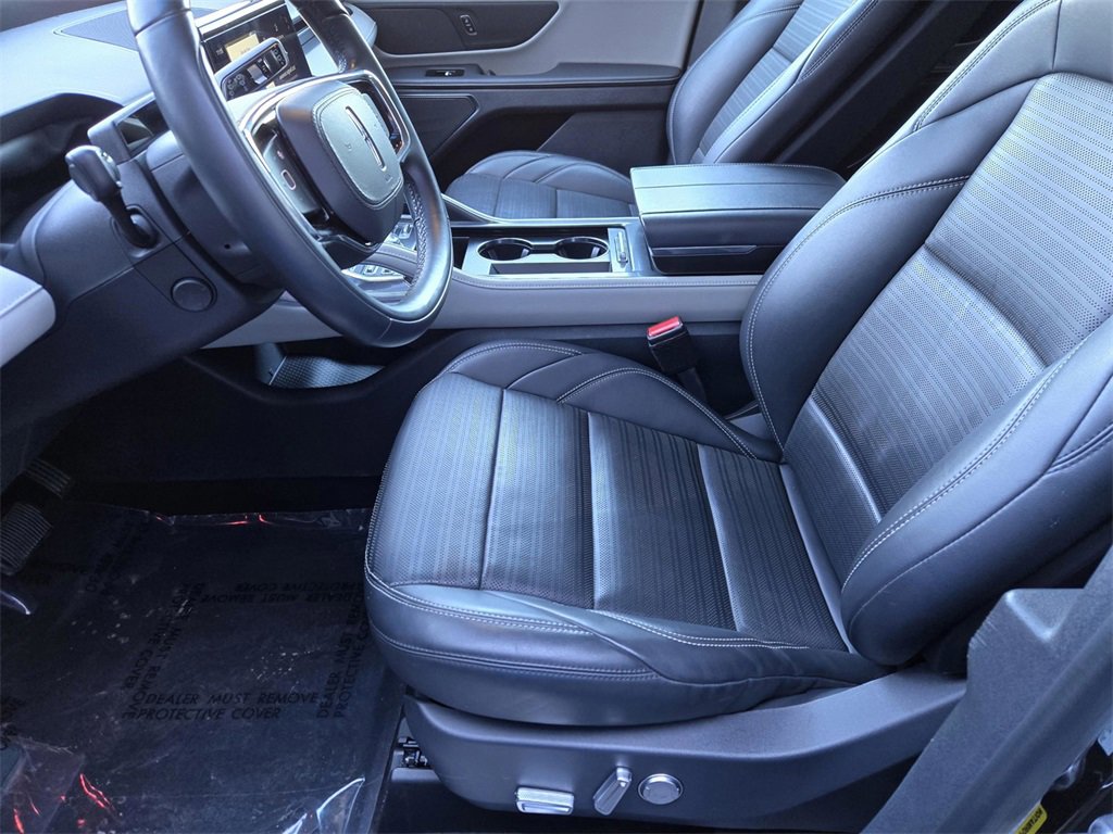 Used 2024 Lincoln Nautilus Reserve image 25