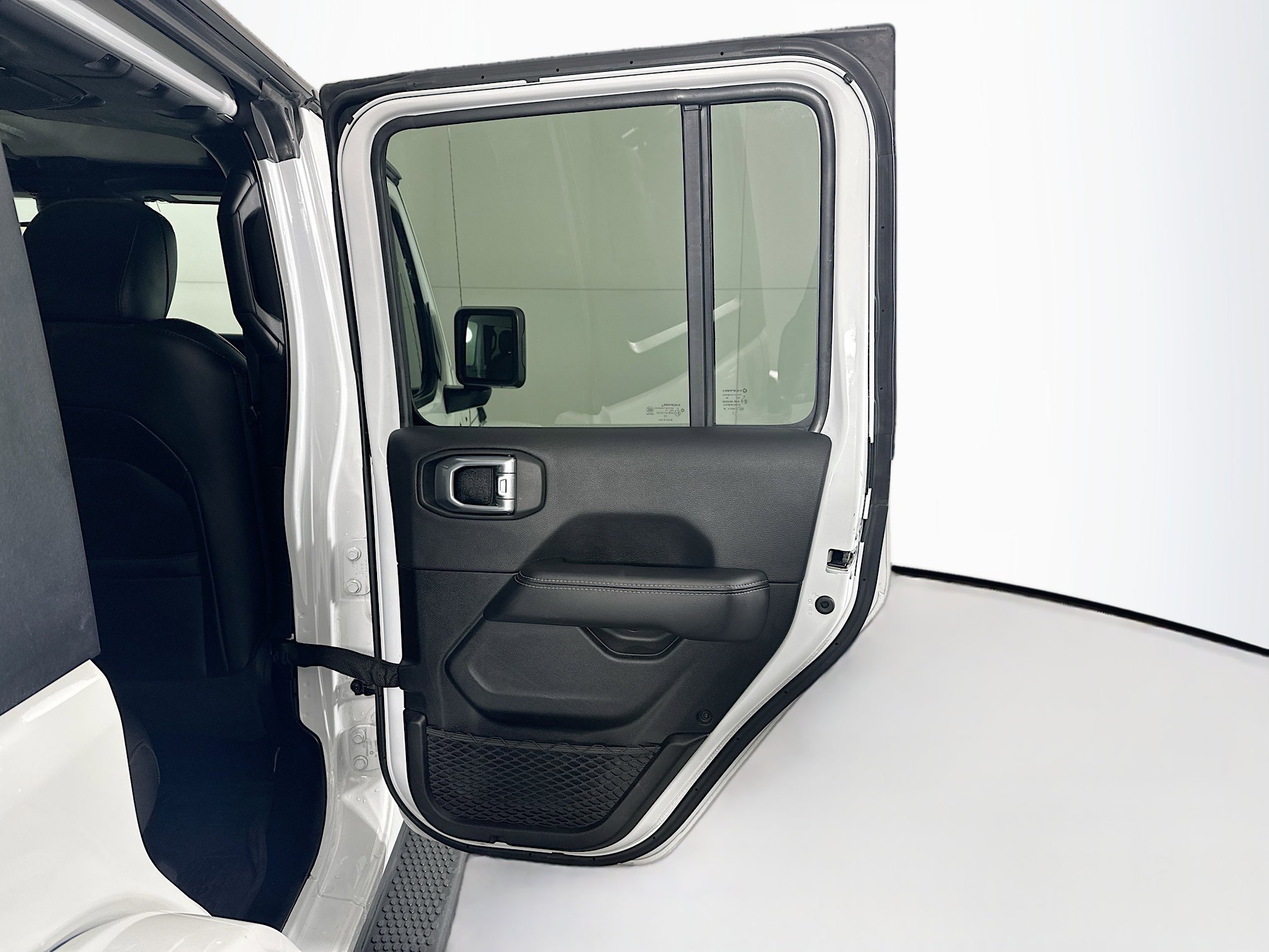 Used 2022 Jeep Wrangler Sahara w/ Safety Group image 30