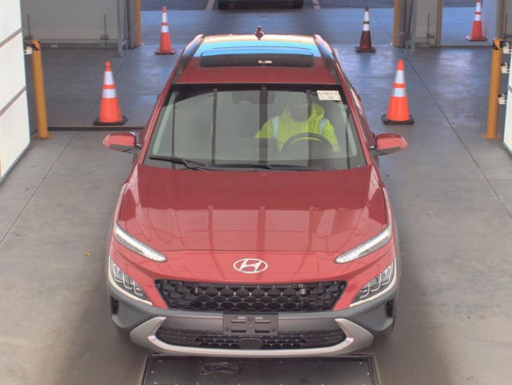 Used 2023 Hyundai Kona Limited image 2