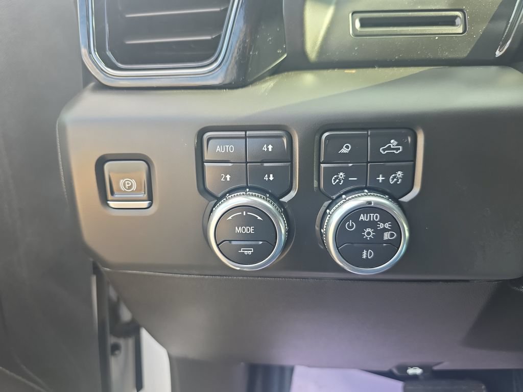 Used 2025 GMC Sierra 1500 AT4 AWD/4WD image 20