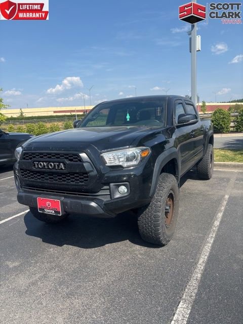 Used 2017 Toyota Tacoma TRD Off-Road AWD/4WD image 1