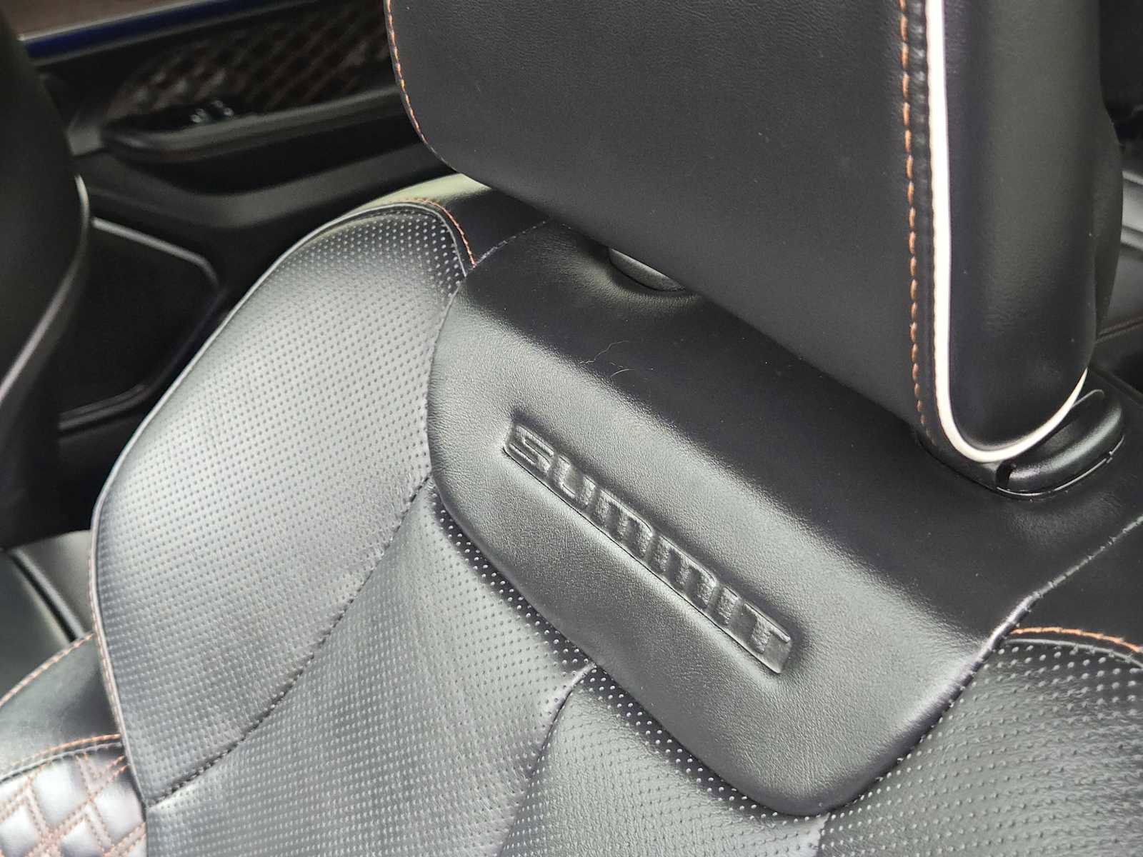Used 2023 Jeep Grand Cherokee L Summit w/ Luxury Tech Group V image 15
