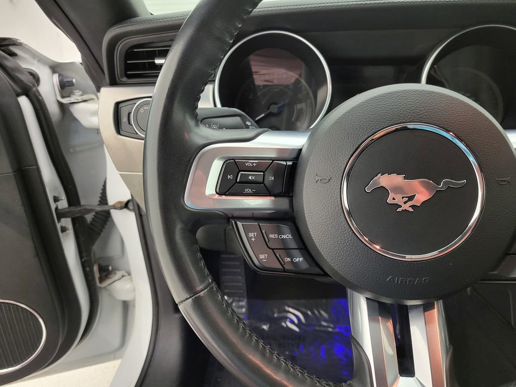 Used 2022 Ford Mustang Premium RWD image 5