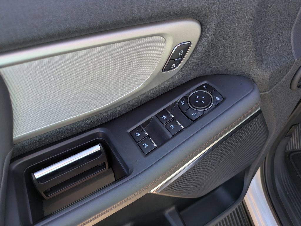 New 2025 Ford Expedition Active image 7