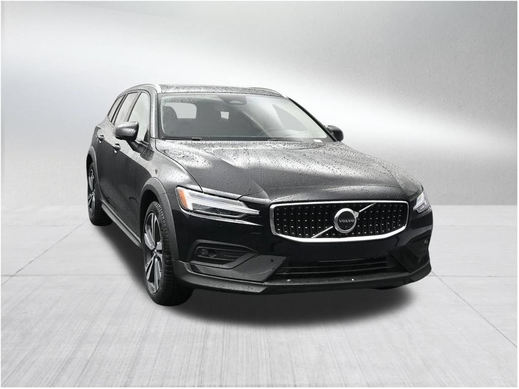 New 2026 Volvo V60 B5 Cross Country Plus AWD/4WD image 7