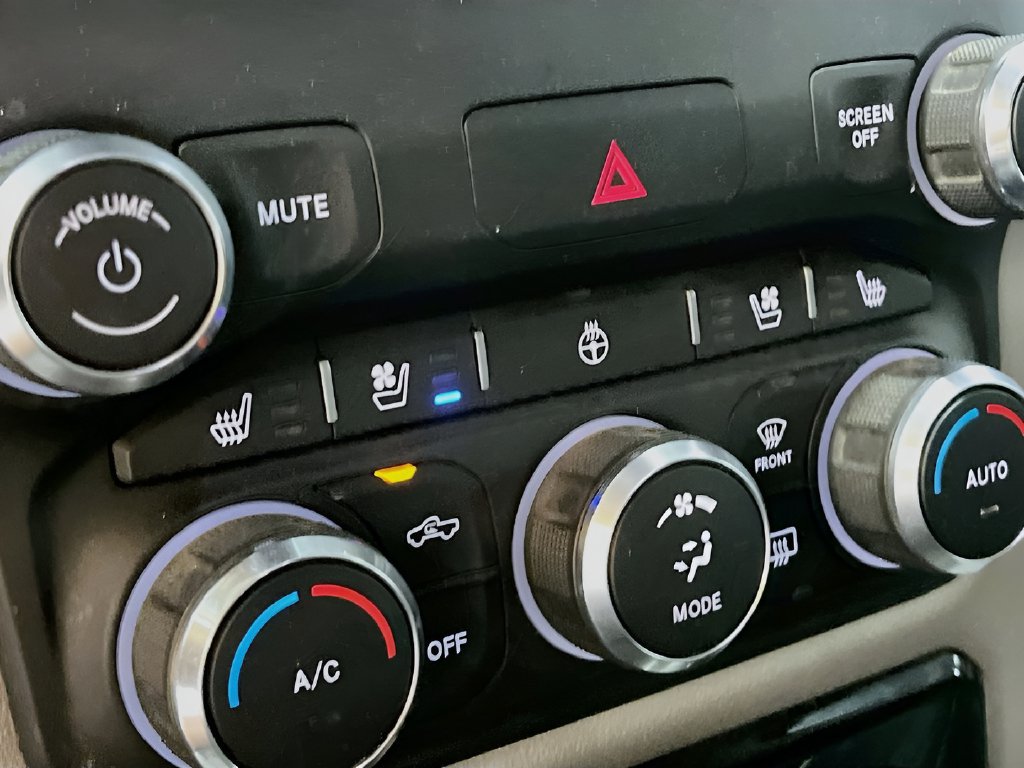 Used 2021 RAM 1500 Laramie AWD/4WD image 19