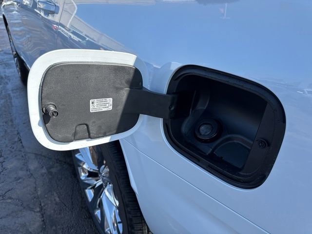 Certified 2026 Cadillac Escalade Luxury w/ LPO, Radiant Package image 21