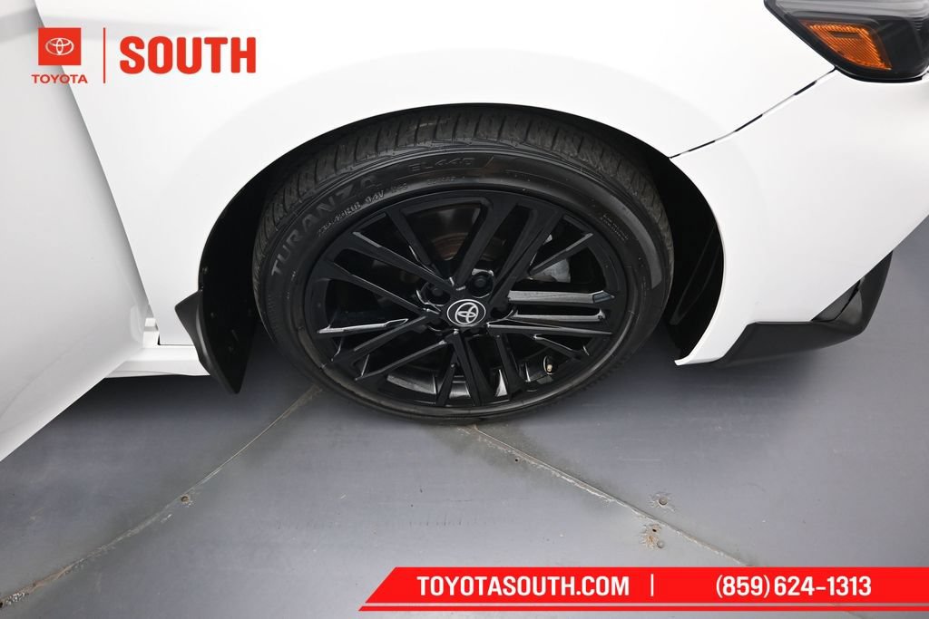 Used 2025 Toyota Camry SE w/ Convenience Package FWD image 36