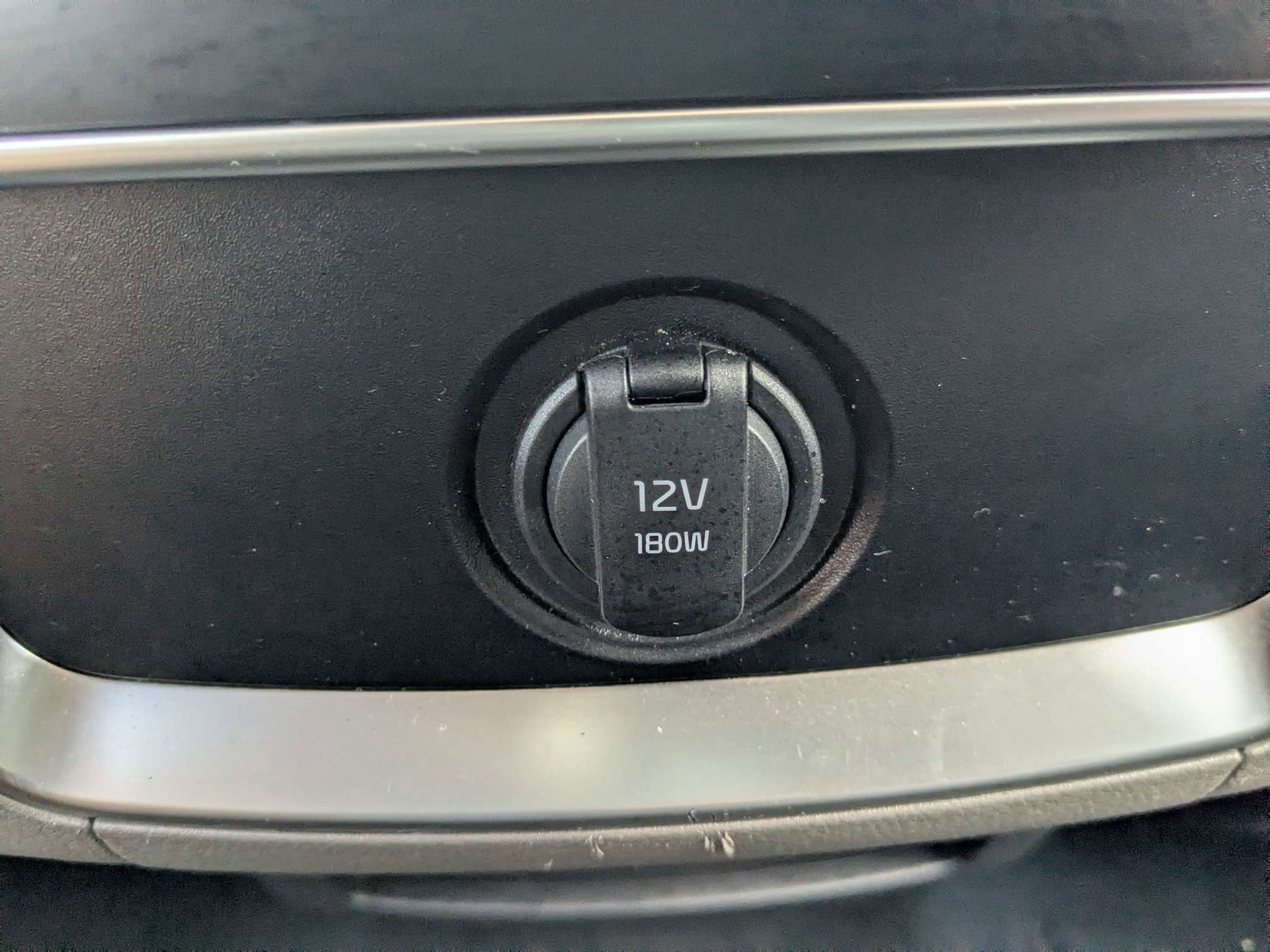Used 2025 Kia Carnival FWD image 17