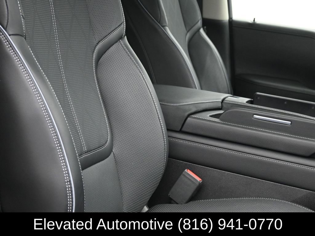 Used 2025 INFINITI QX80 Sensory image 8