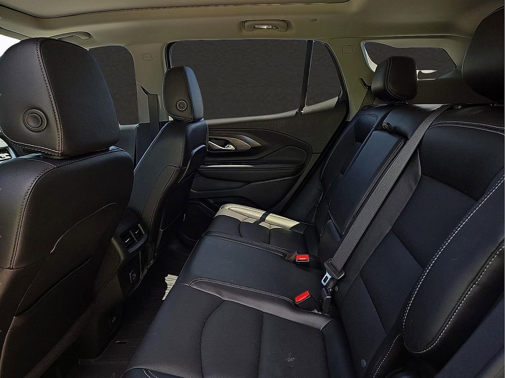 Used 2024 GMC Terrain SLT w/ Infotainment Package II AWD/4WD image 9