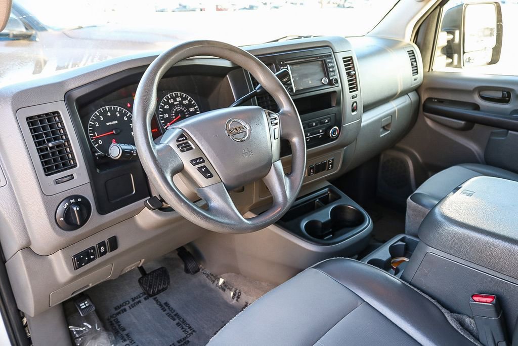 Used 2016 Nissan NV 3500 SV w/ SV Technology Package image 13
