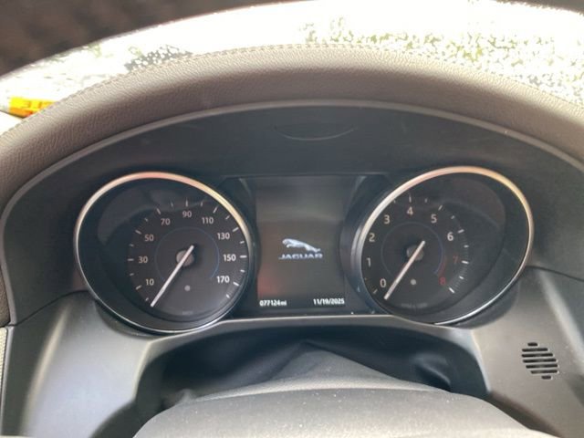 Used 2017 Jaguar XF Premium image 45