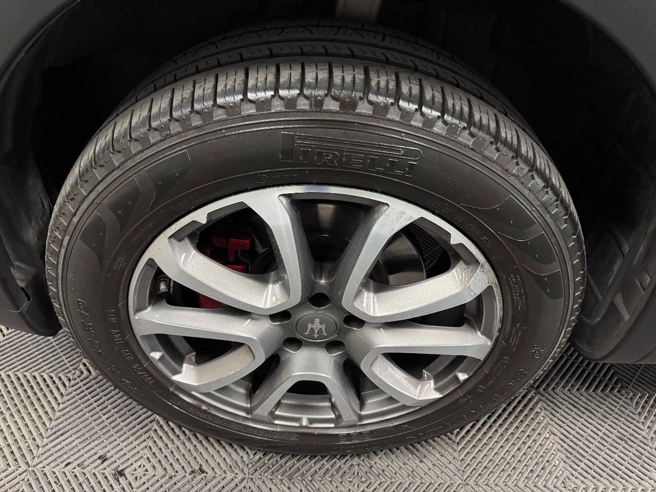 Used 2017 Maserati Levante image 21