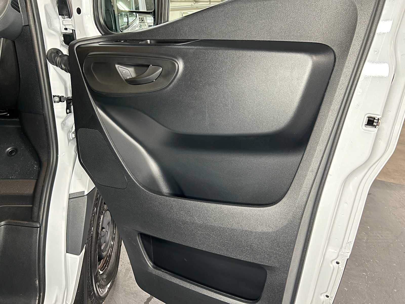 Used 2025 Mercedes-Benz Sprinter 2500 image 10