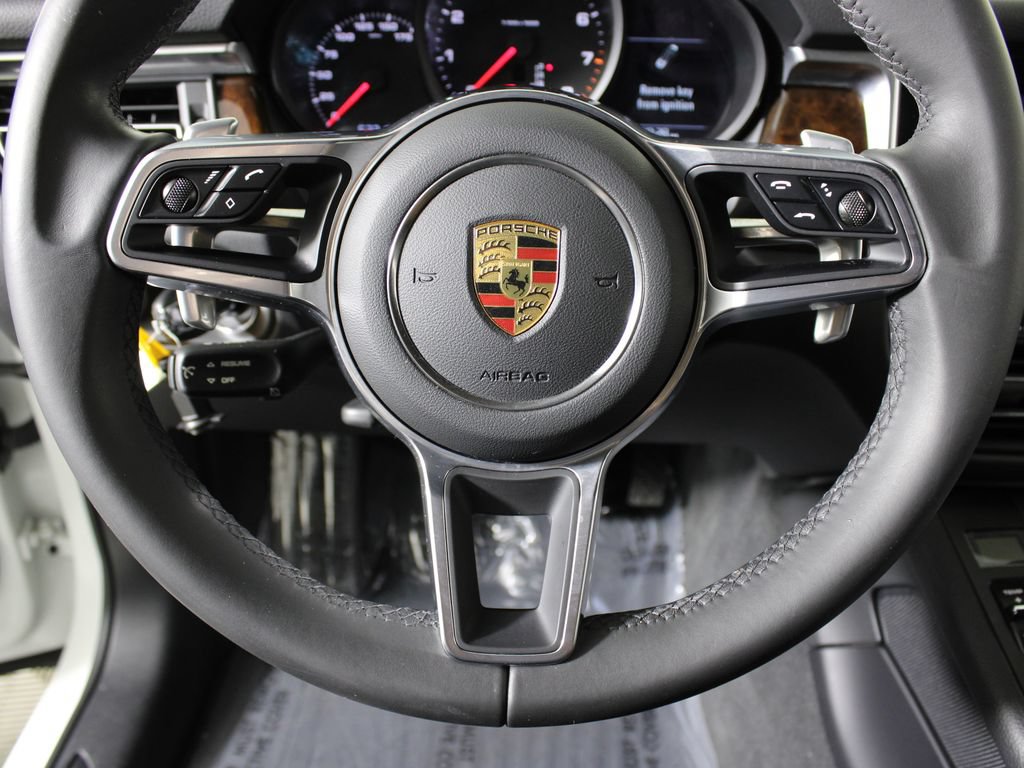 Certified 2021 Porsche Macan AWD/4WD image 24