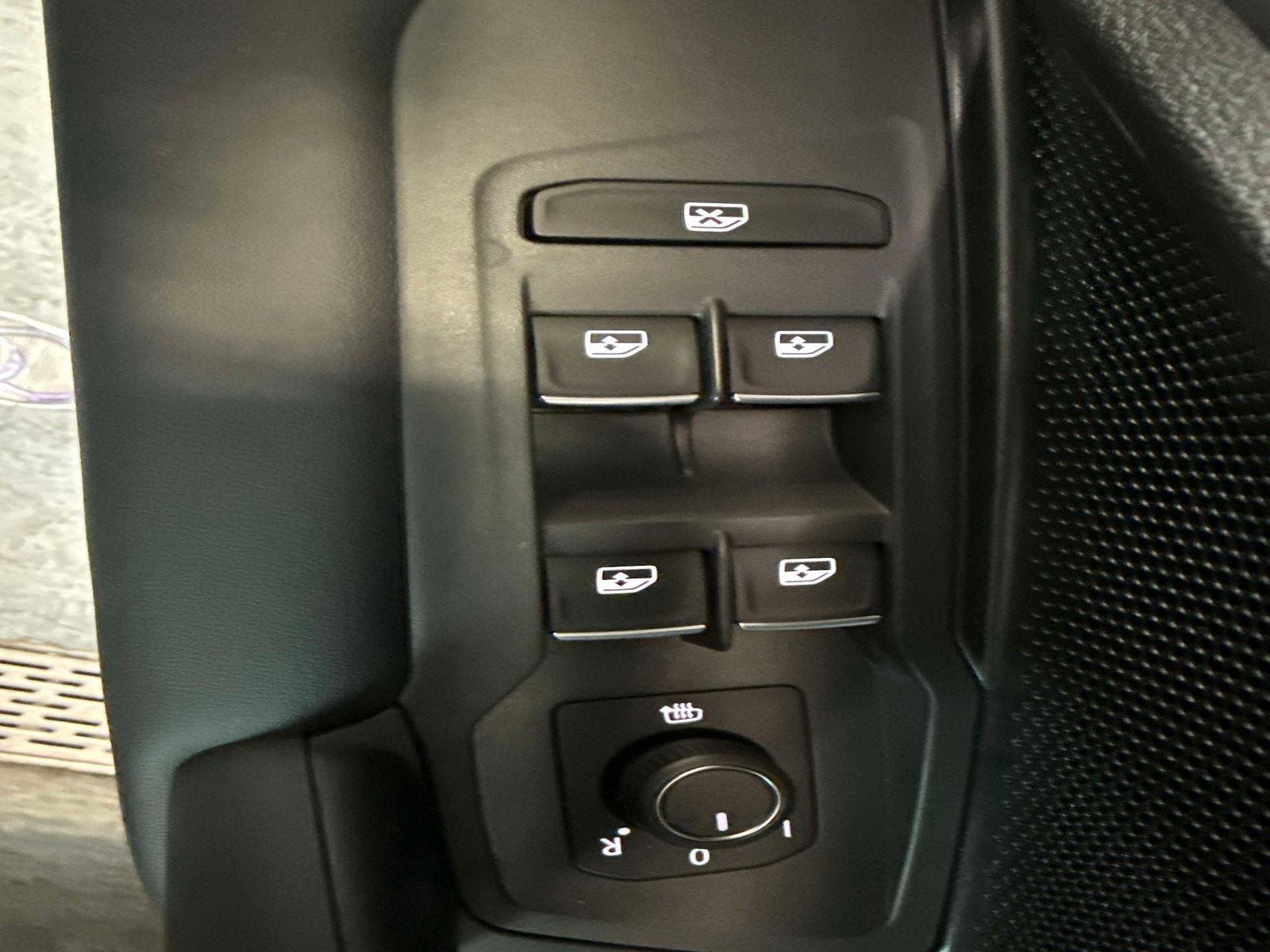 New 2026 Volkswagen Tiguan SE image 27