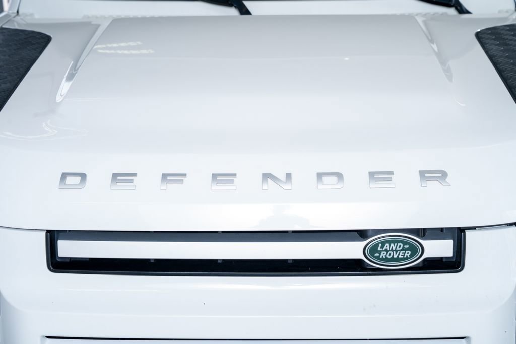 Used 2022 Land Rover Defender 90 S AWD/4WD image 16
