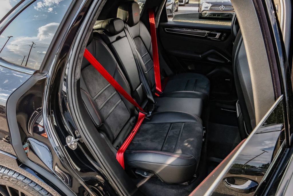 Used 2022 Porsche Cayenne GTS AWD/4WD image 43