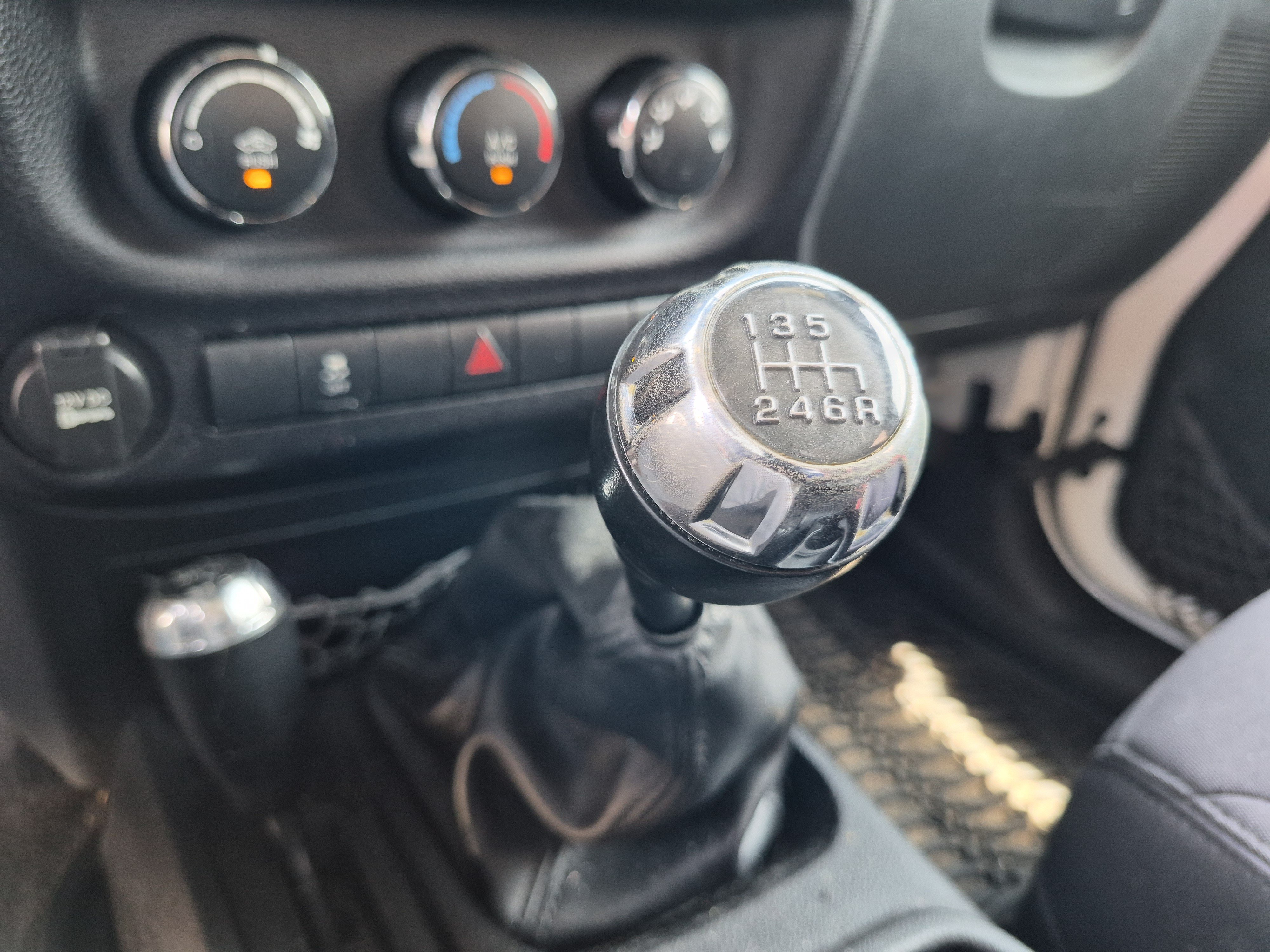 Used 2013 Jeep Wrangler Sport w/ Connectivity Group AWD/4WD image 22