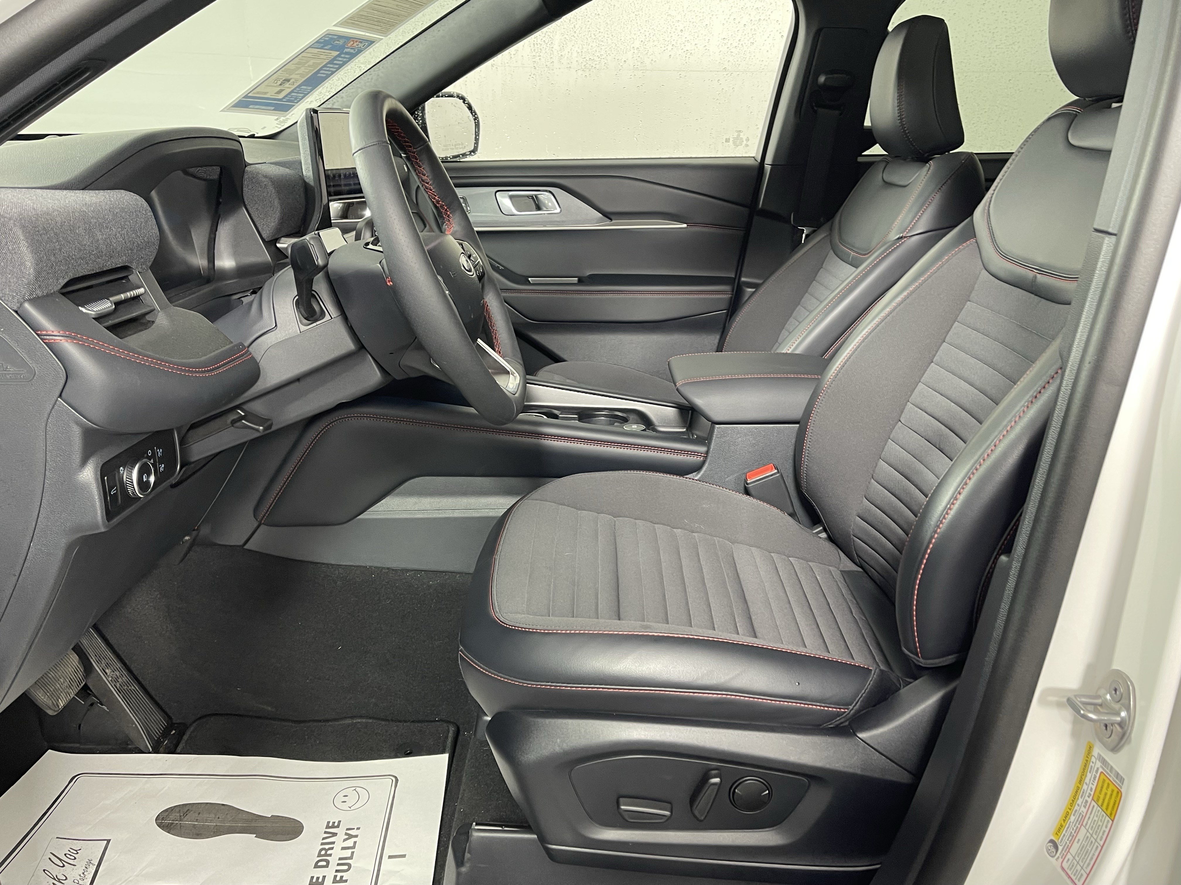 Used 2026 Ford Explorer ST-Line w/ ST-Line Street Pack AWD/4WD image 10