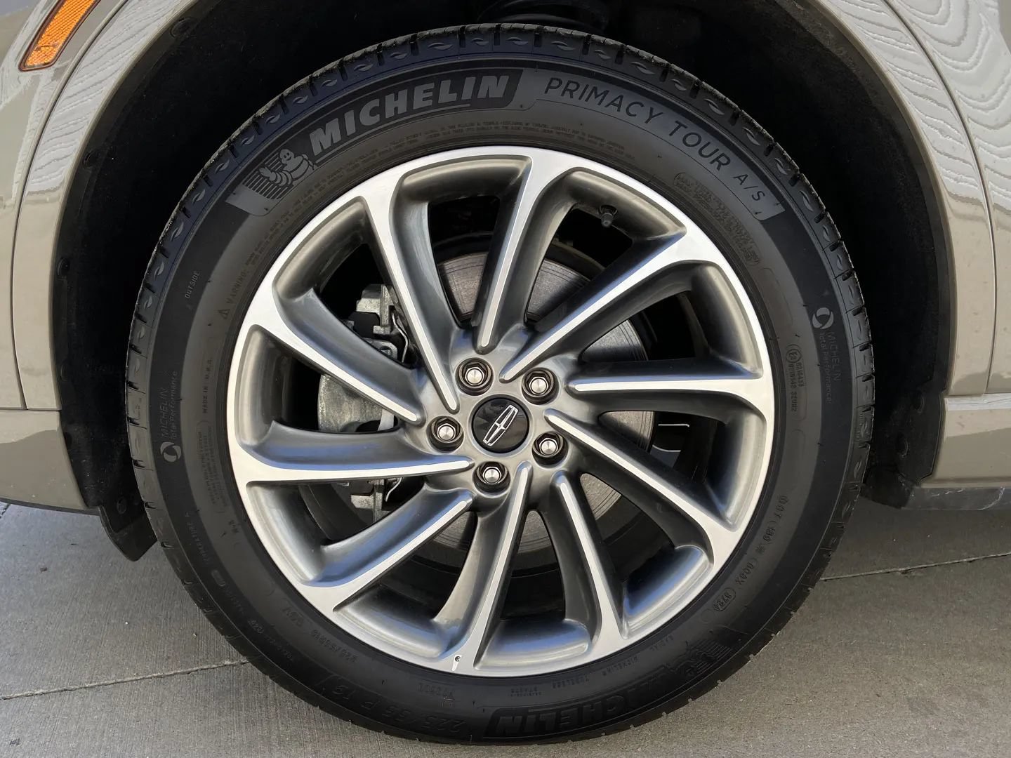 Used 2025 Lincoln Corsair Grand Touring AWD/4WD image 8