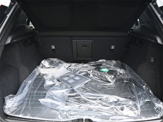New 2026 Volvo XC40 B5 Plus w/ Protection Package Premier image 30