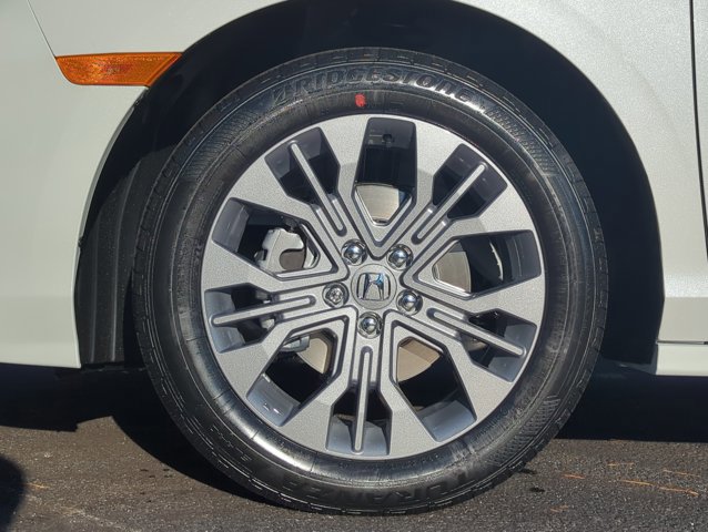 New 2026 Honda Odyssey Touring image 9