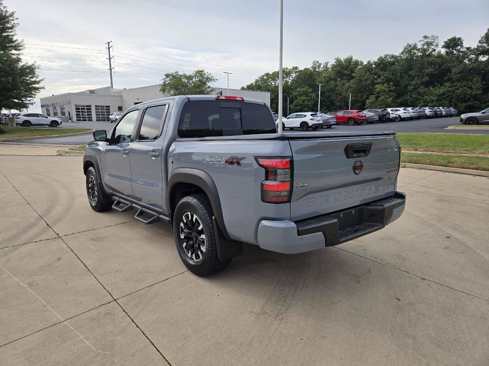 Used 2023 Nissan Frontier PRO-4X w/ Pro Convenience Package AWD/4WD image 6