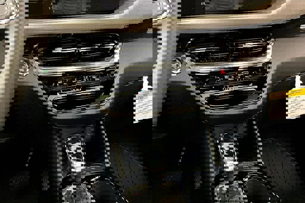 New 2026 Buick Envista Avenir image 7