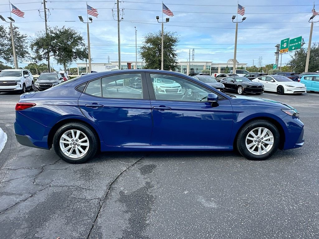 Used 2025 Toyota Camry LE image 5