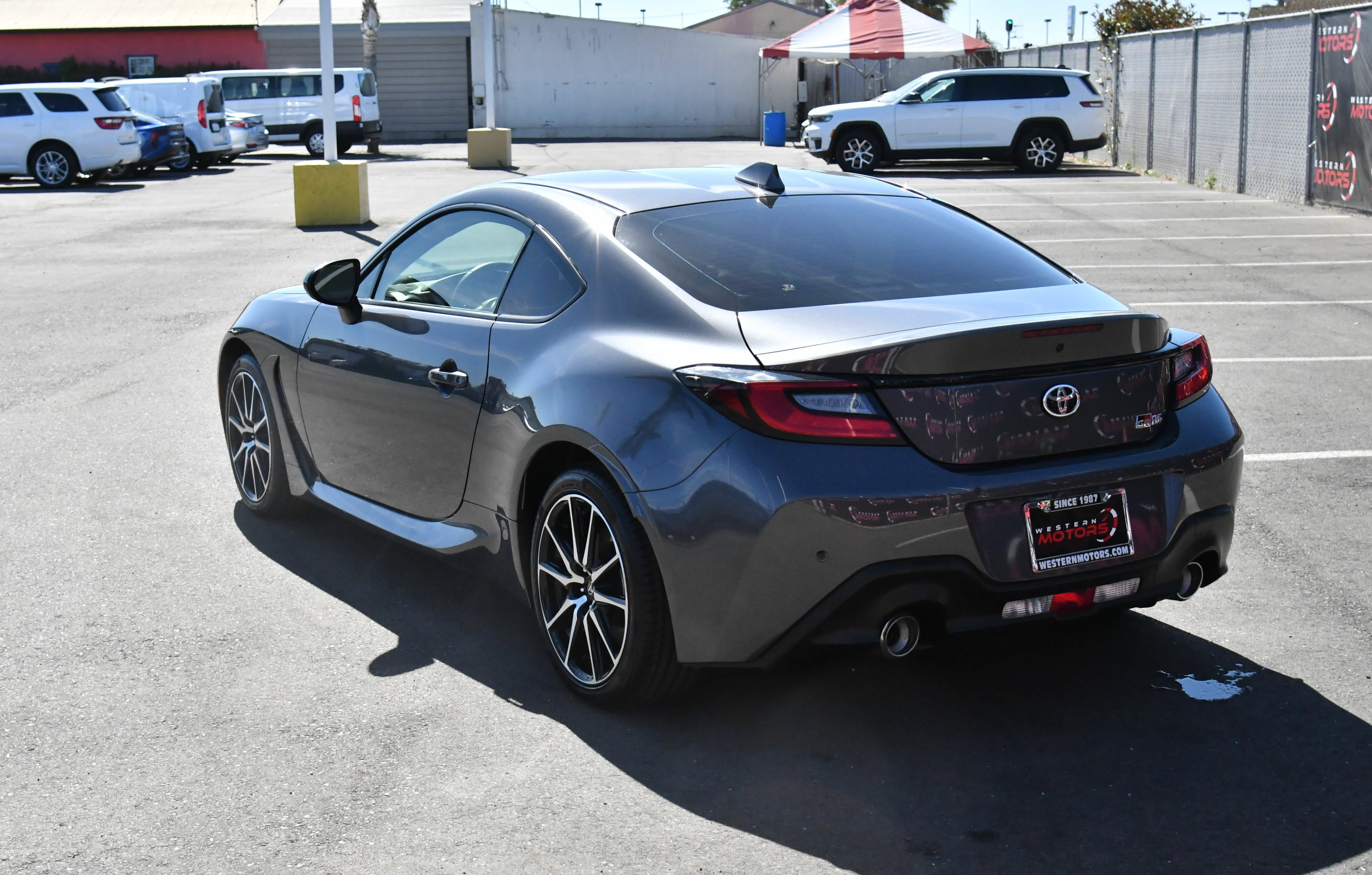 Used 2023 Toyota GR86 w/ ALL Weather Mat Package (TMS) RWD image 6