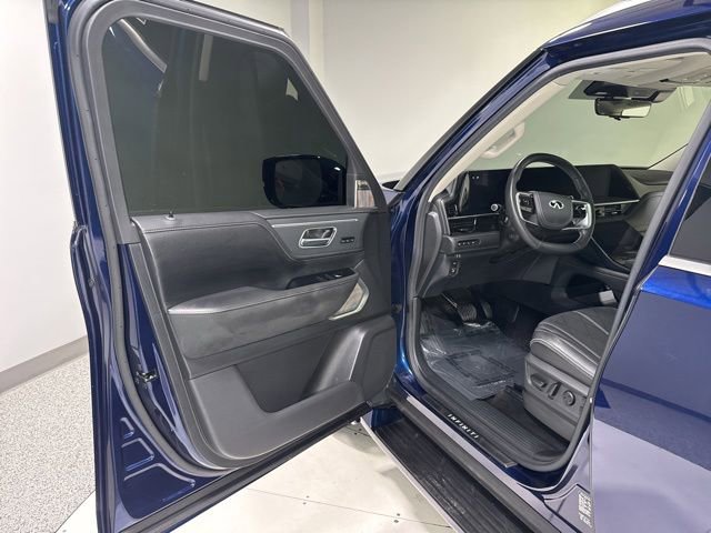 Used 2025 INFINITI QX80 Sensory AWD/4WD image 12