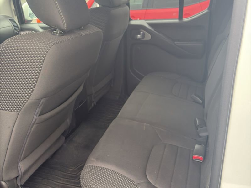 Used 2018 Nissan Frontier PRO-4X AWD/4WD image 9