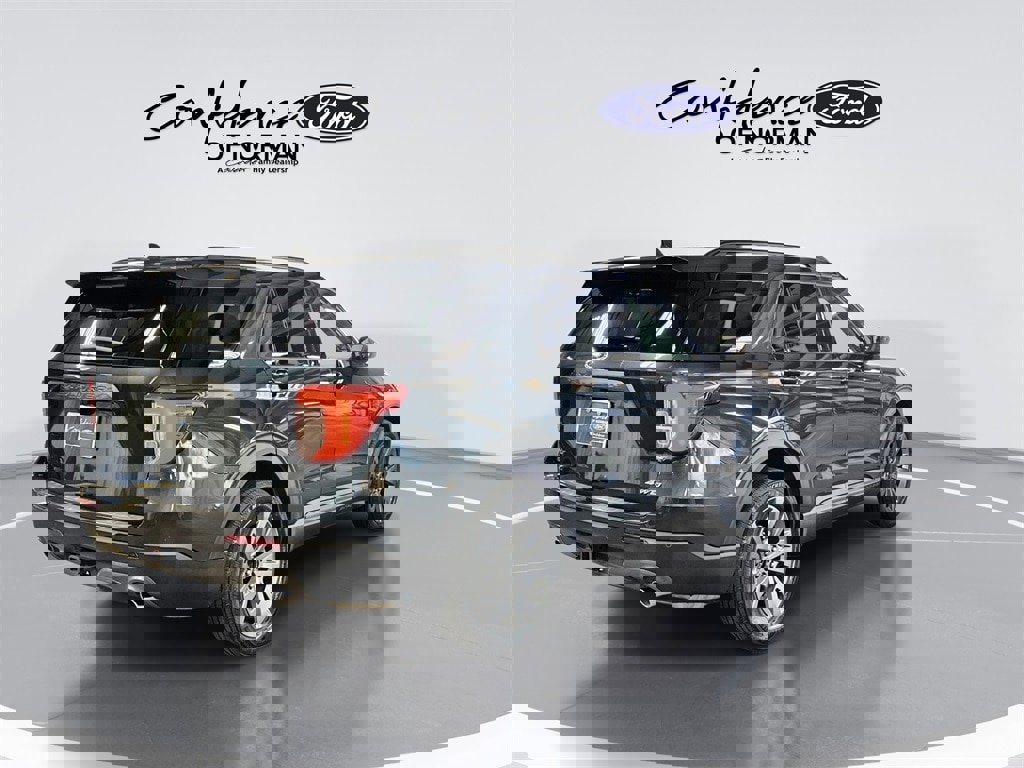 Used 2022 Ford Explorer XLT w/ Equipment Group 202A image 9