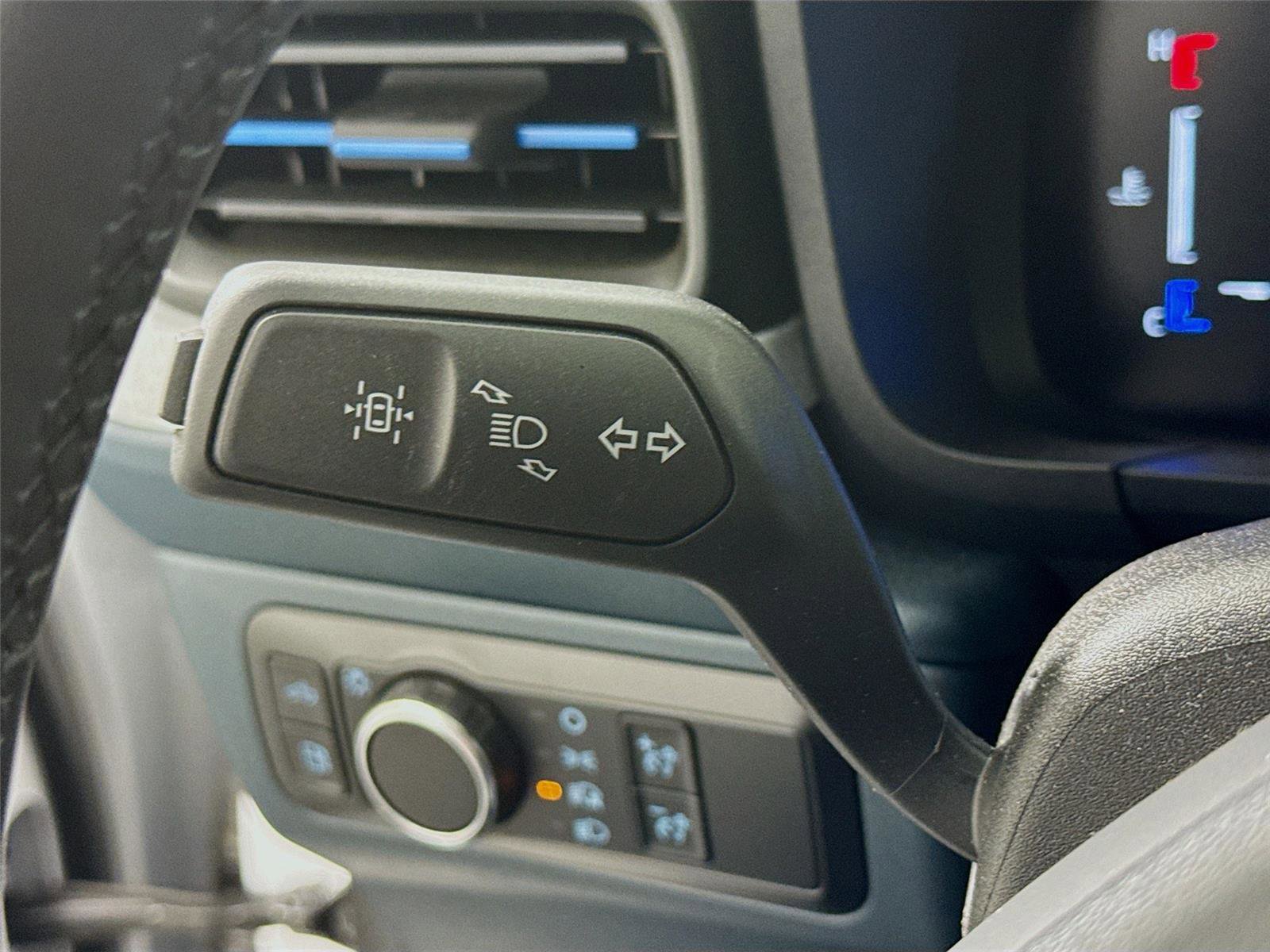Used 2025 Ford Maverick XLT w/ XLT Luxury Package image 5