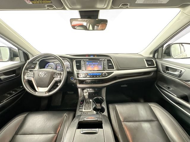 Used 2019 Toyota Highlander XLE AWD/4WD image 9