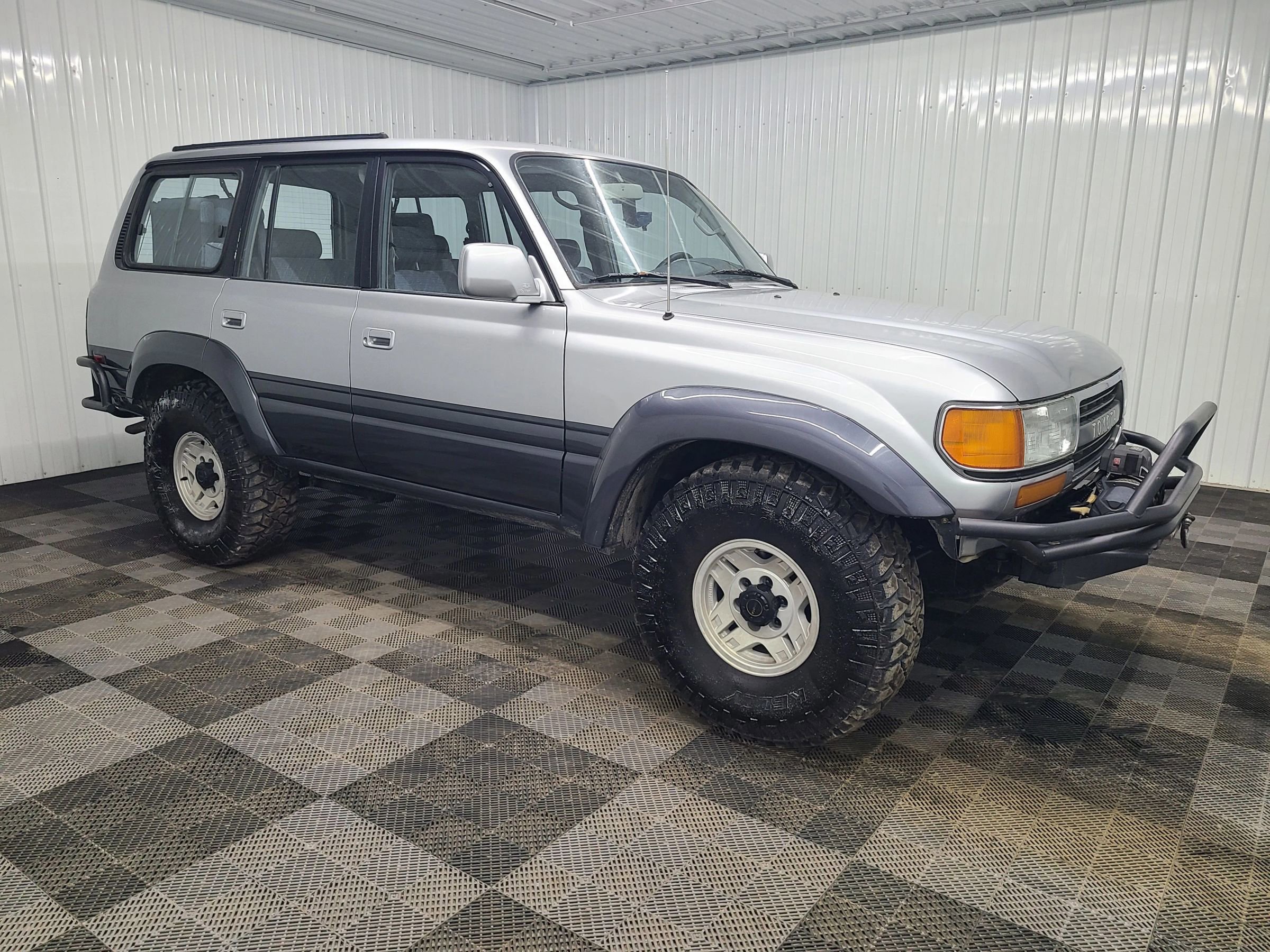 Used 1991 Toyota Land Cruiser 4D SUV image 1
