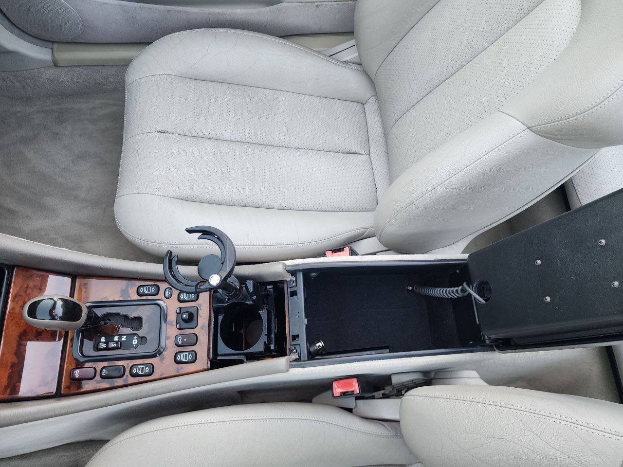 Used 2002 Mercedes-Benz CLK 320 Cabriolet image 25
