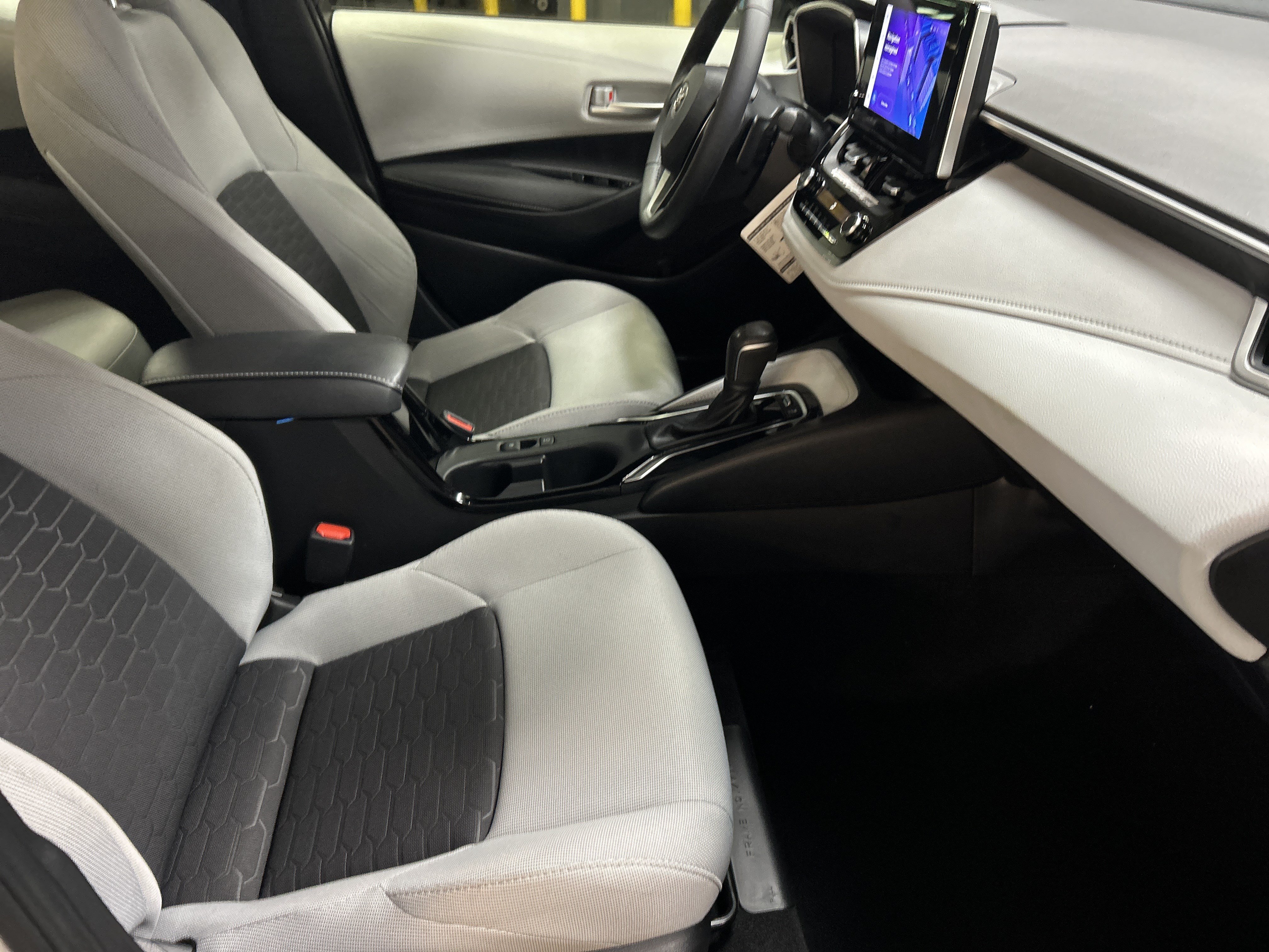 Used 2023 Toyota Corolla SE FWD image 35