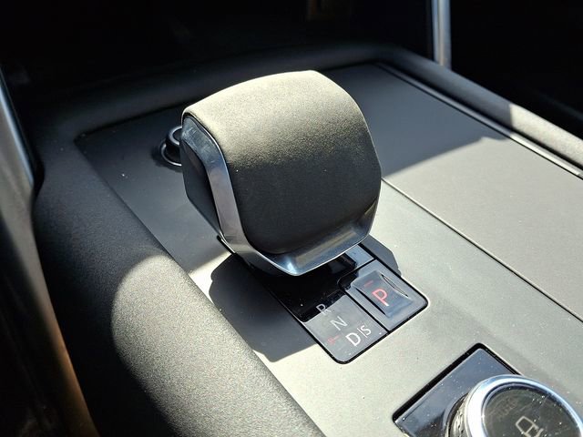 Used 2024 Land Rover Discovery Dynamic SE image 15