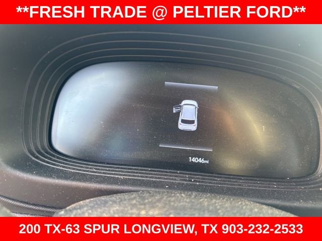 Used 2023 Hyundai Venue Limited image 12