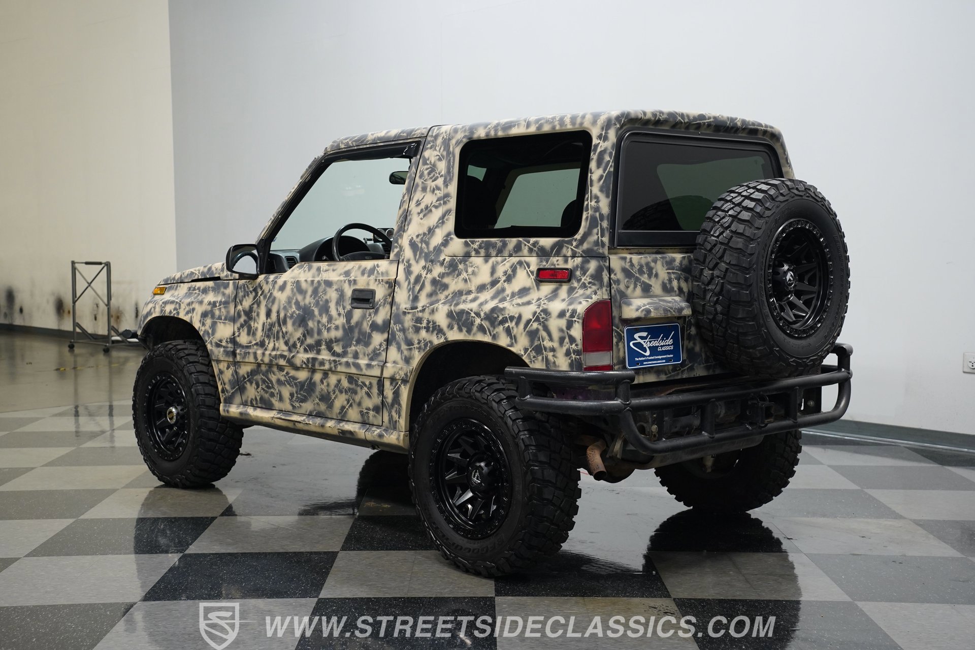 Used 1996 Geo Tracker 4WD 2-Door image 9