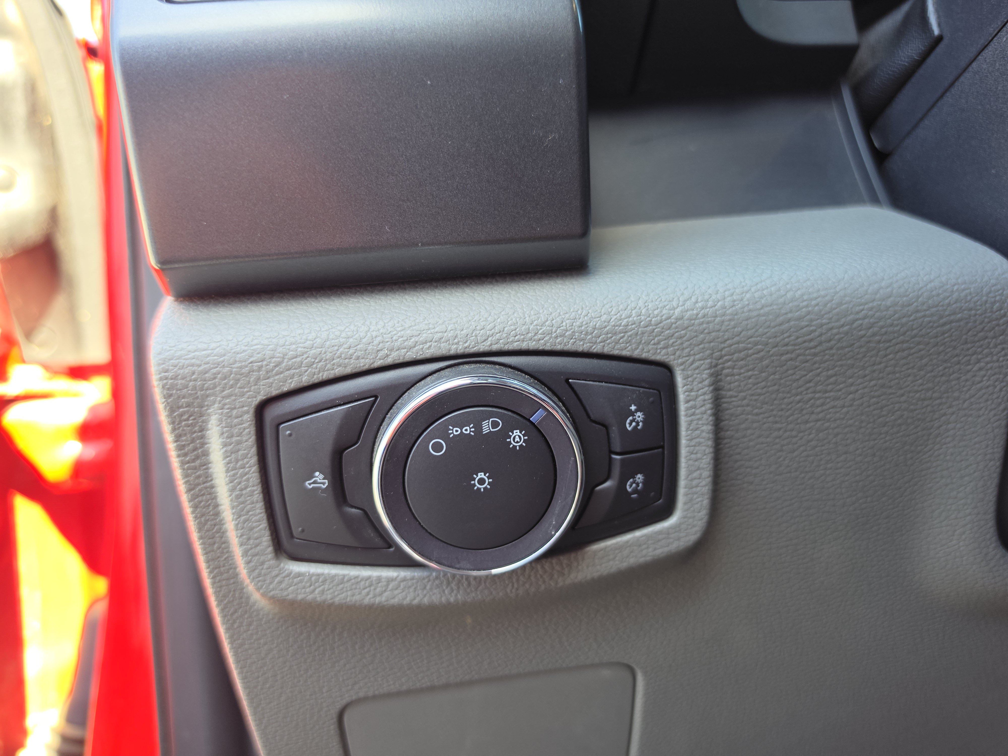 Used 2022 Ford F550 4x4 Regular Cab Super Duty image 16